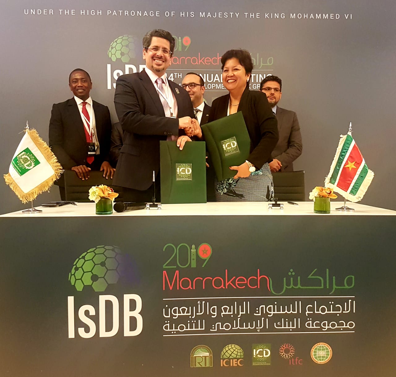 Trustbank Amanah Trustbank Amanah tekent MOU met ICD, Wifak Bank en Al Akhdar Bank.